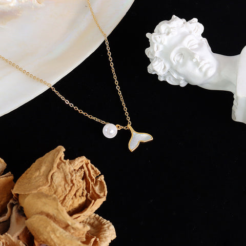 Whale Tail Pearl Necklace